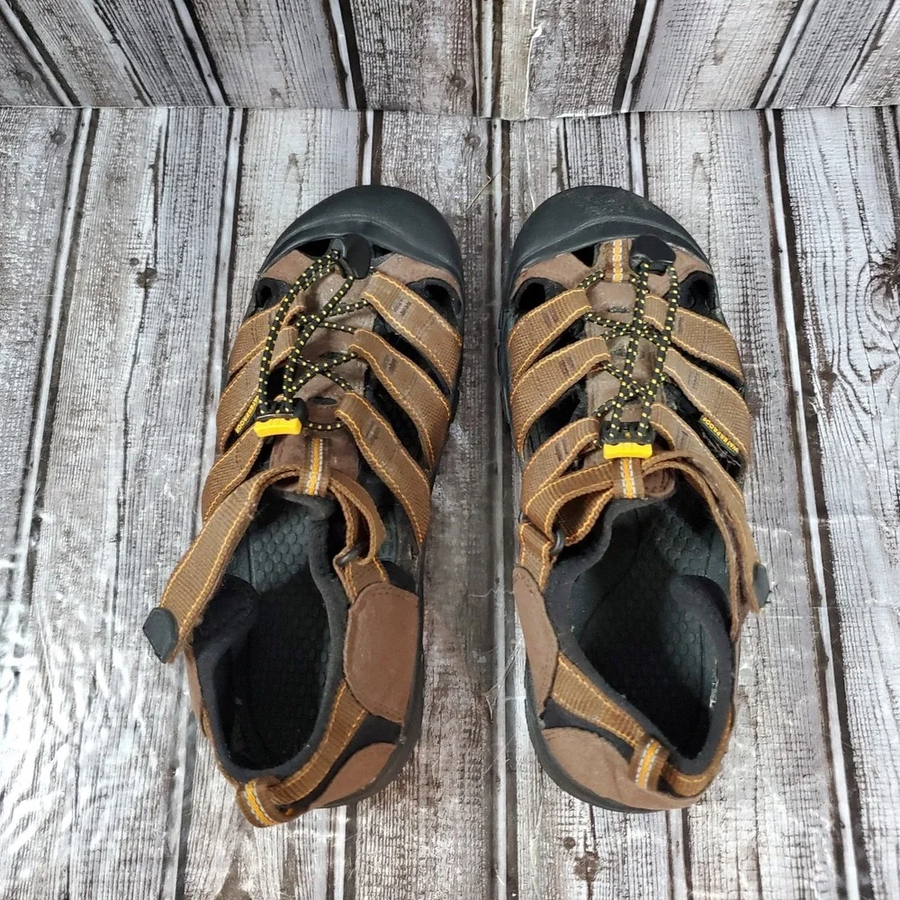 Keen Big Kid Newport H2 Sandal Brown Waterproof Hiking Shoes Unisex Size 6